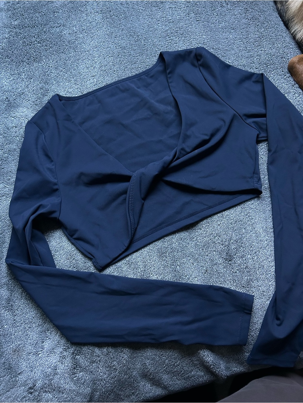 Long Sleeve Twist-Front Crop Top in Navy